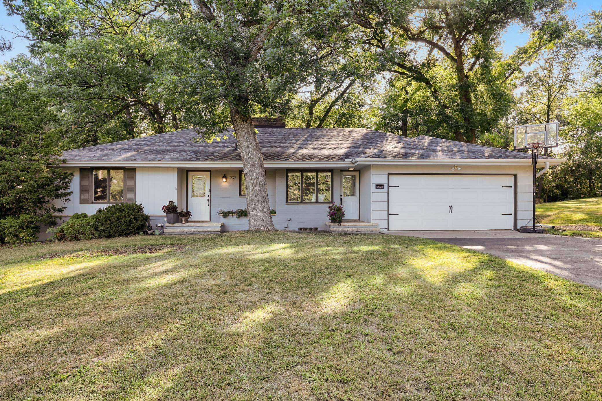 3523 Arbor LN, Minnetonka, MN 55305