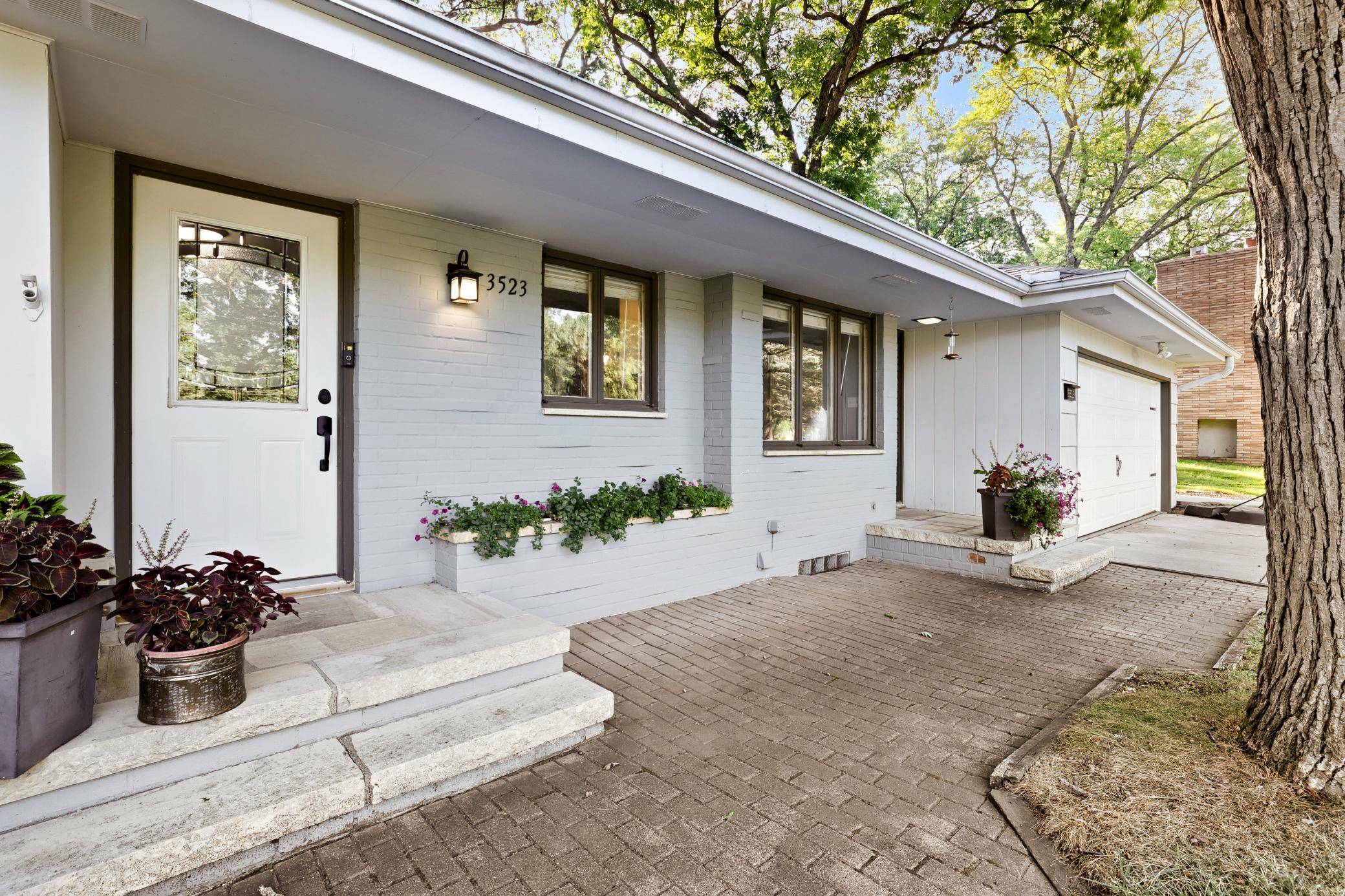 3523 Arbor LN, Minnetonka, MN 55305