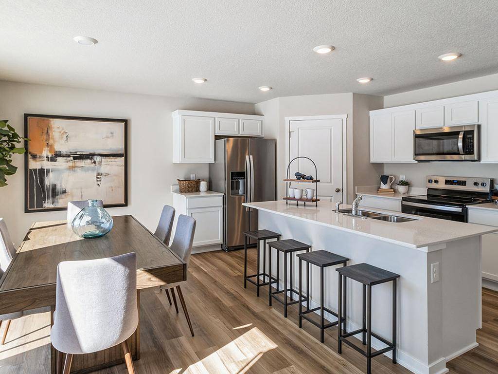 2045 Aquarius DR, Shakopee, MN 55379