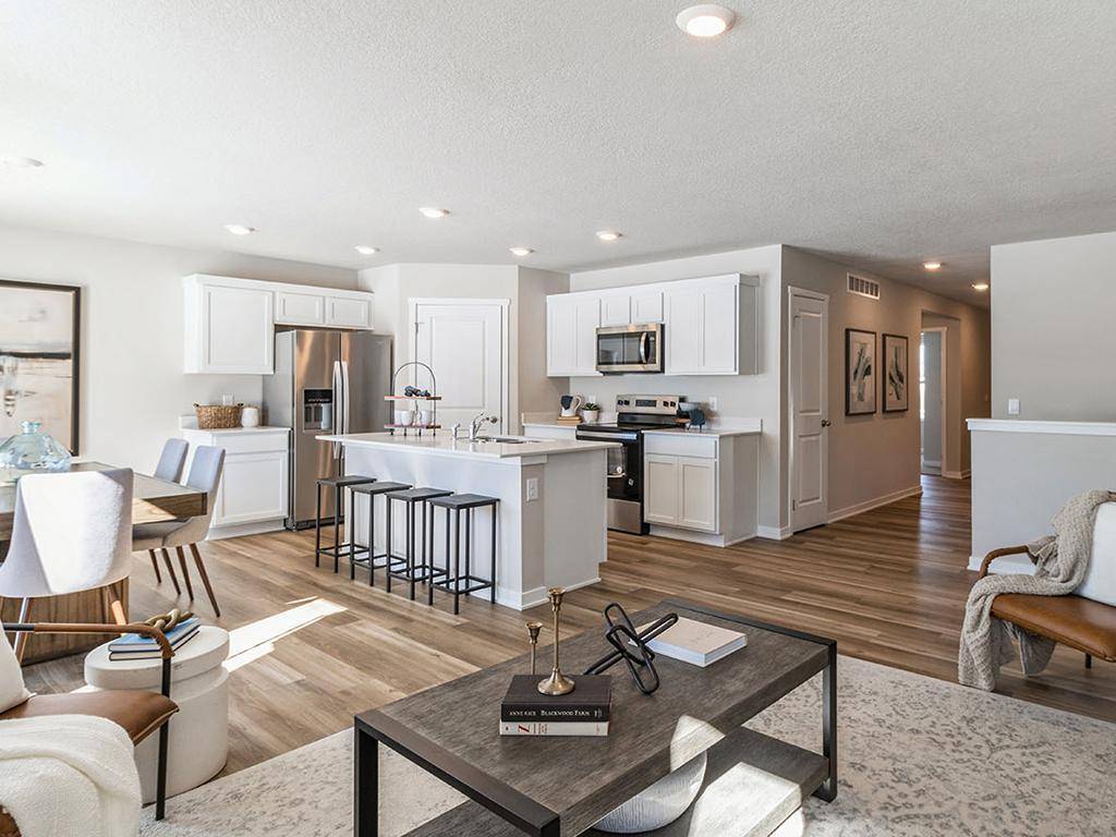 2045 Aquarius DR, Shakopee, MN 55379