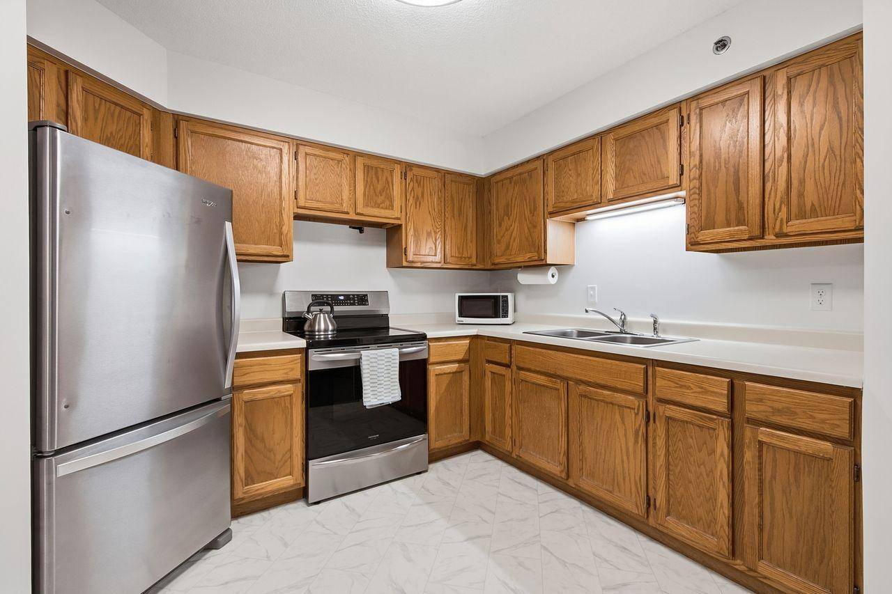 6500 Woodlake DR #210, Richfield, MN 55423