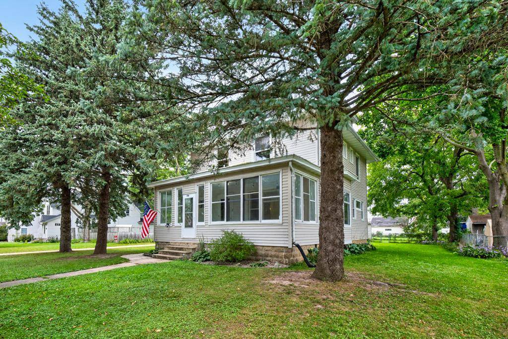 706 N Broadway AVE, Le Roy, MN 55951