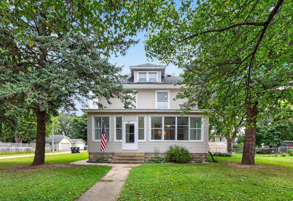 706 N Broadway AVE, Le Roy, MN 55951