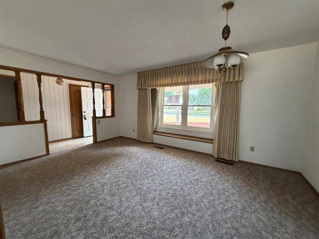 8309 NW 25th ST, Bethany, OK 73008