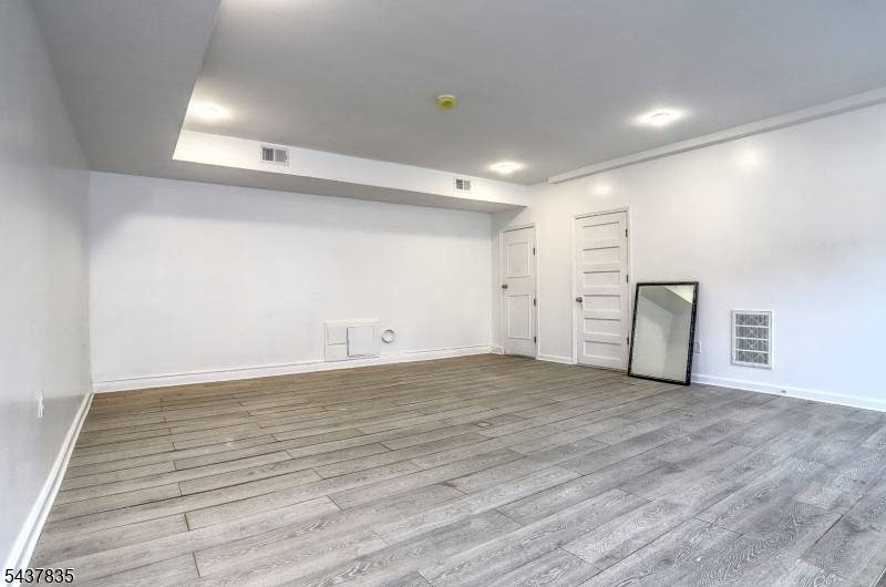9017 Riverside Pl, North Bergen Twp., NJ 07047