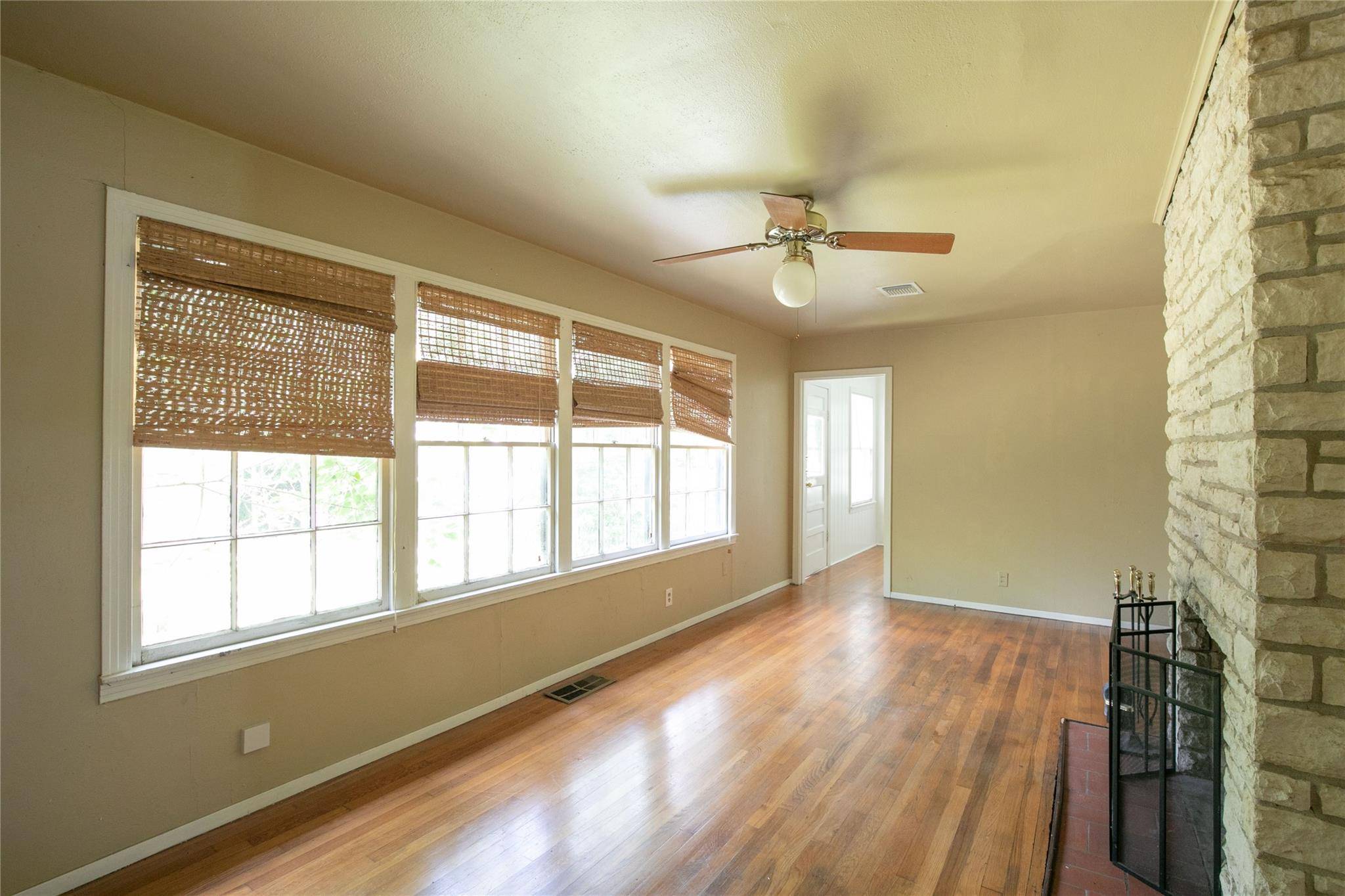1811 E 39th ST, Austin, TX 78751