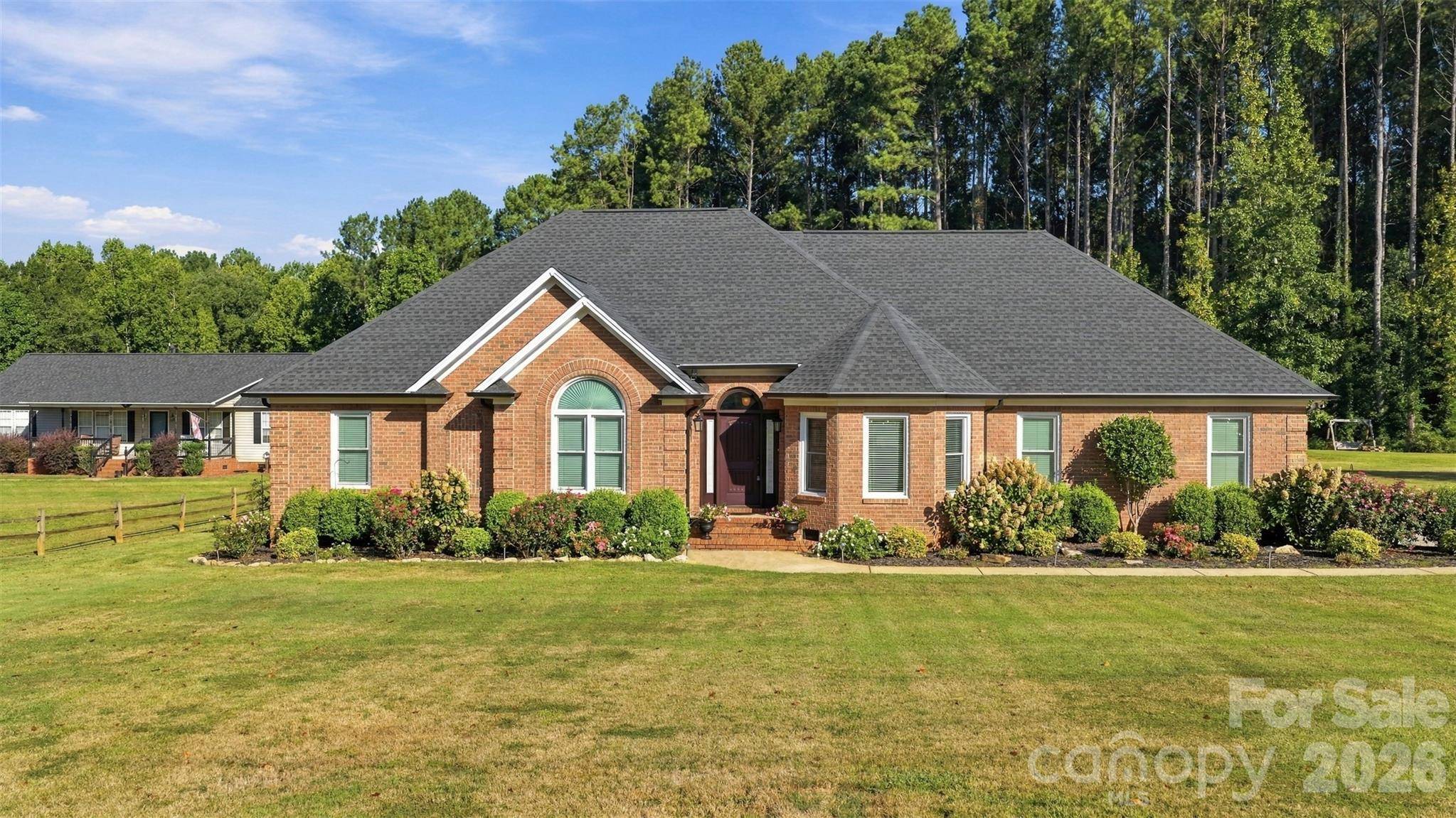 935 Killian RD, Stanley, NC 28164