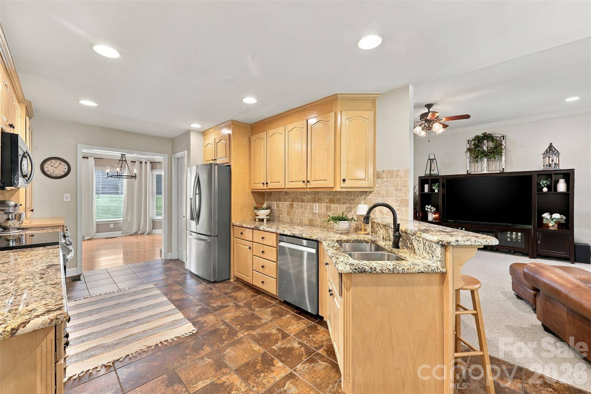 935 Killian RD, Stanley, NC 28164