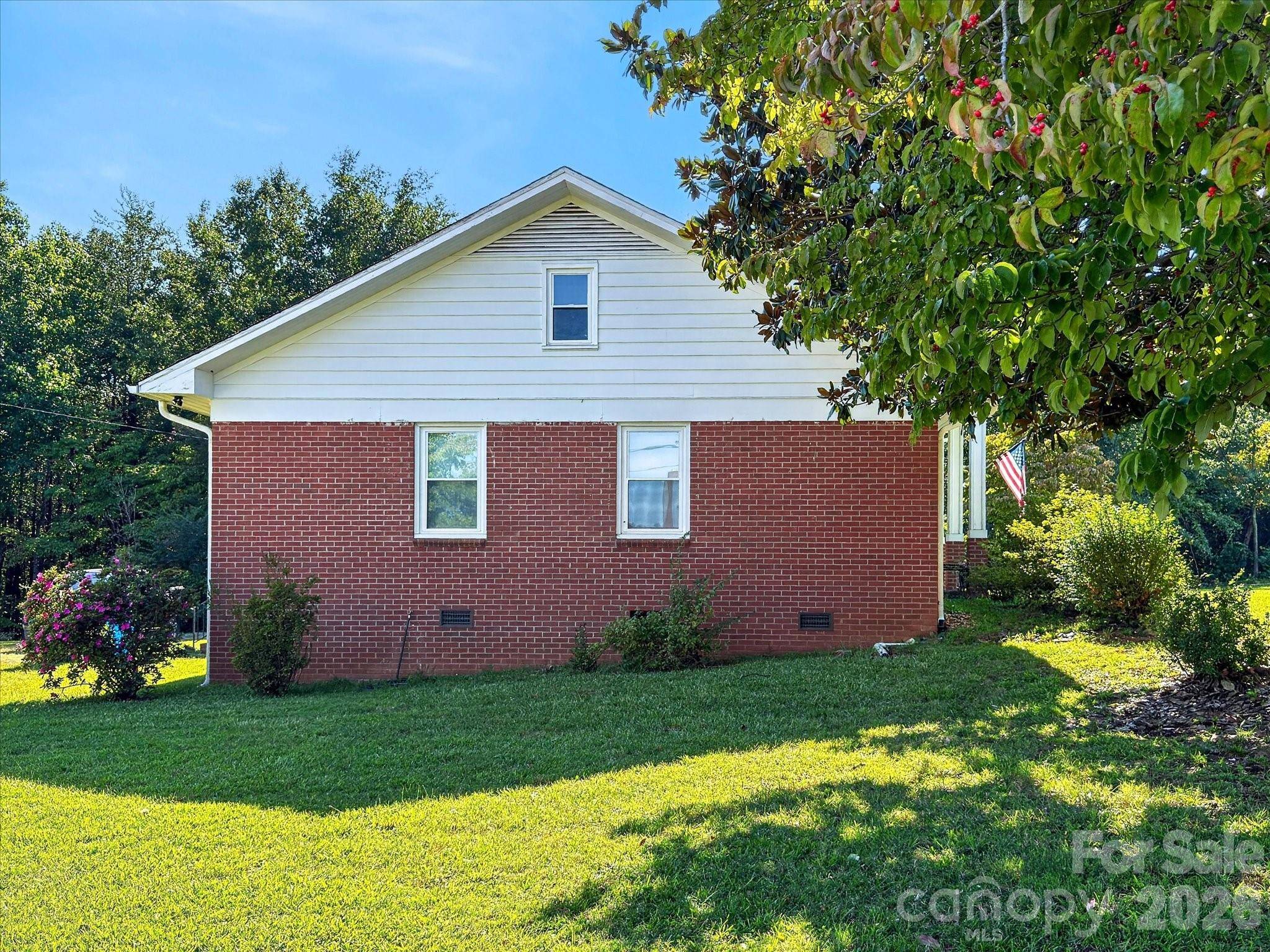 159 W Mountain ST, Rutherfordton, NC 28139