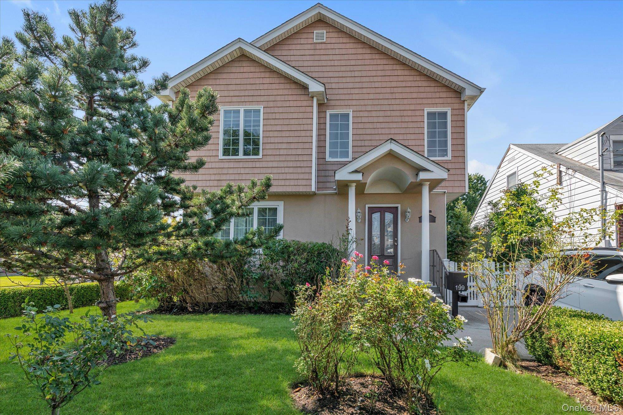 199 Royal AVE, Mineola, NY 11501