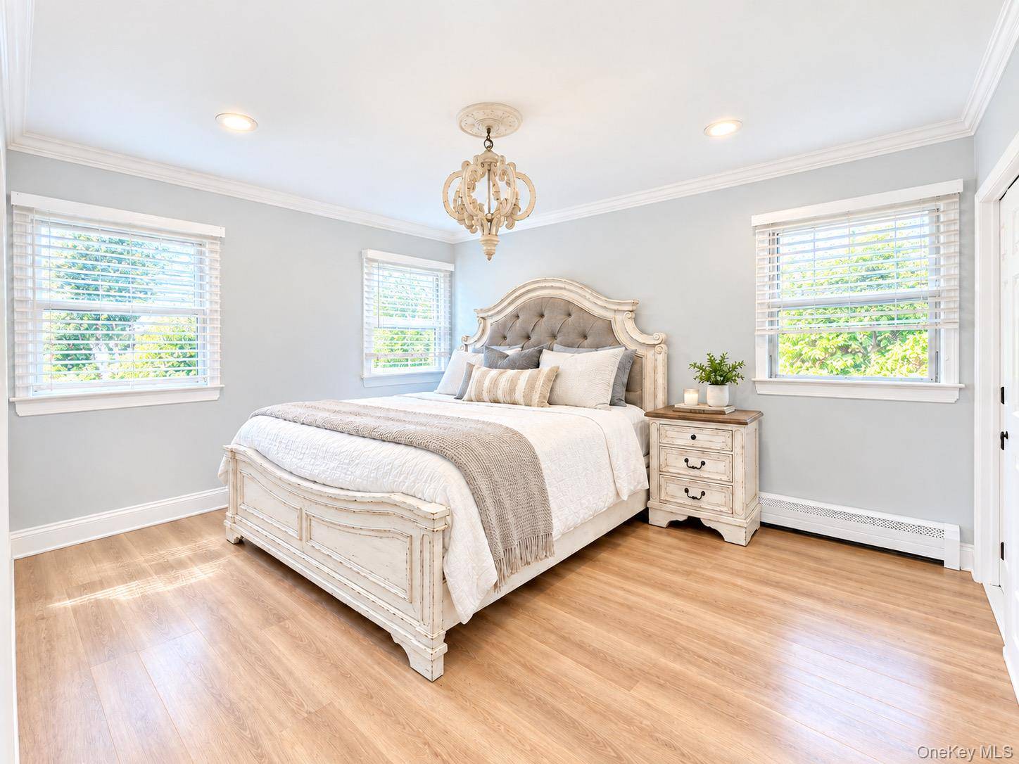 30 Marbeth CIR, Miller Place, NY 11764