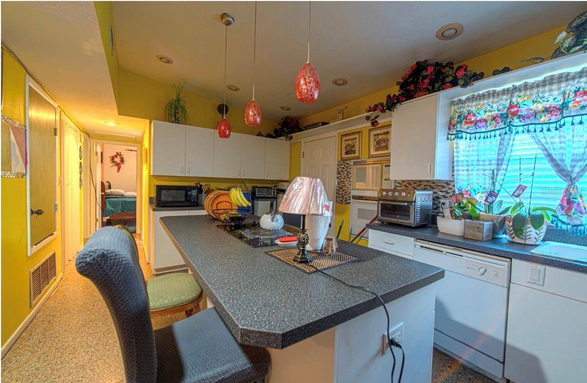 6401 RAMIR RD, Orlando, FL 32810