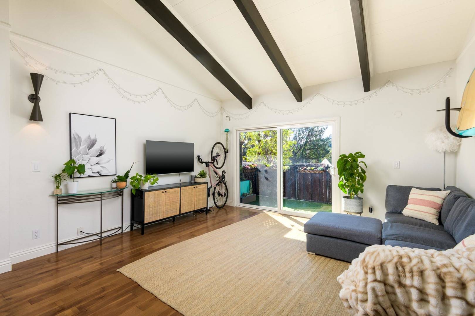 856 Highland DR #4, Santa Barbara, CA 93109