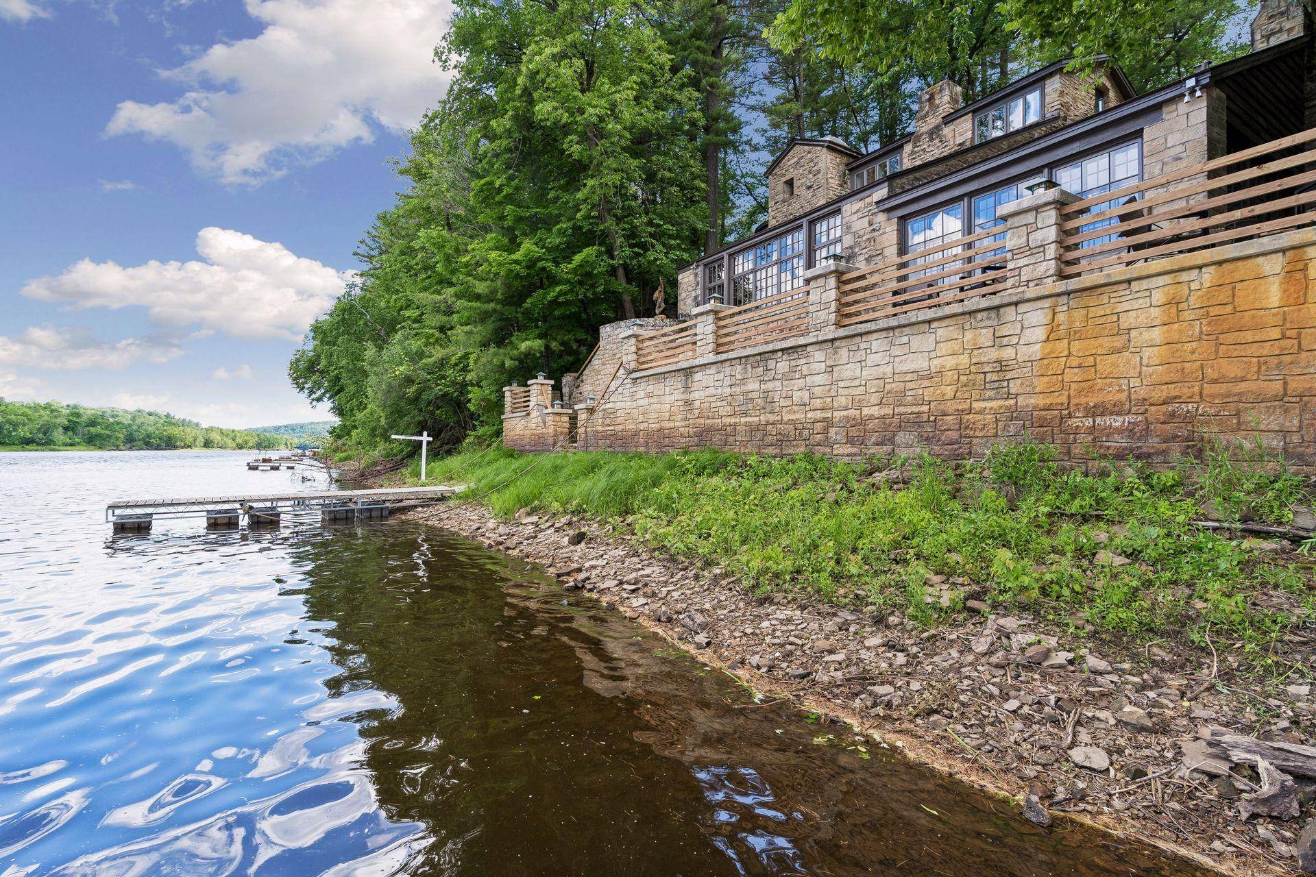 801 Pine Cone TRL, Marine On Saint Croix, MN 55047