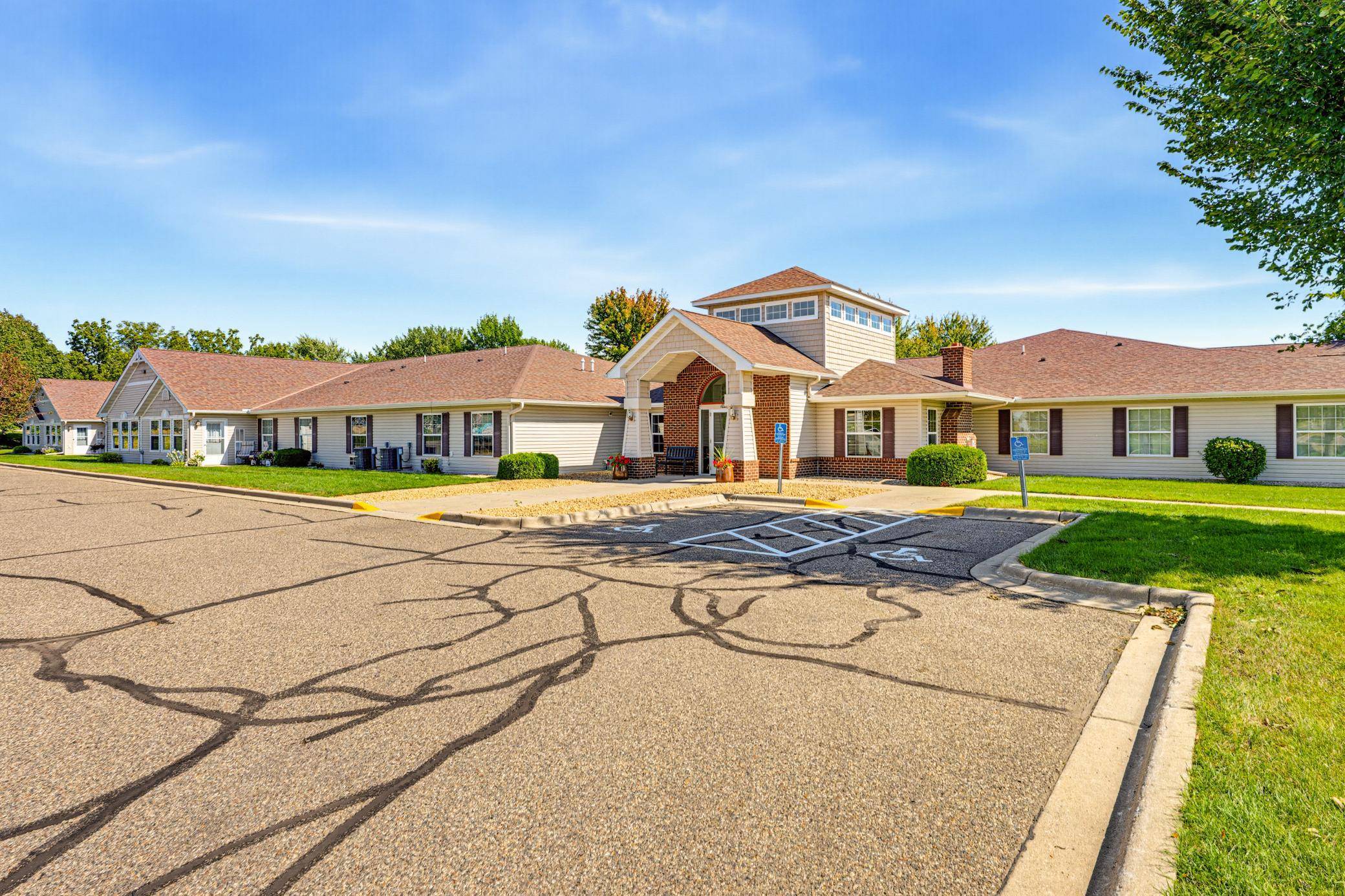 1085 Dale ST SW #115, Hutchinson, MN 55350