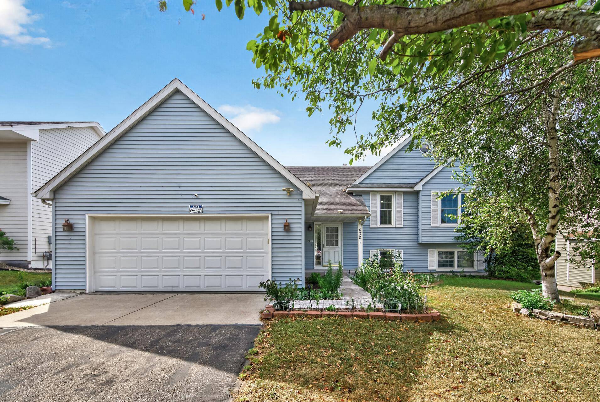 4301 W 144th ST, Savage, MN 55378