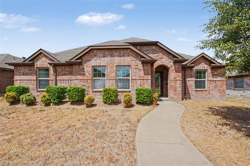 2126 Fair Weather Drive, Lancaster, TX 75146