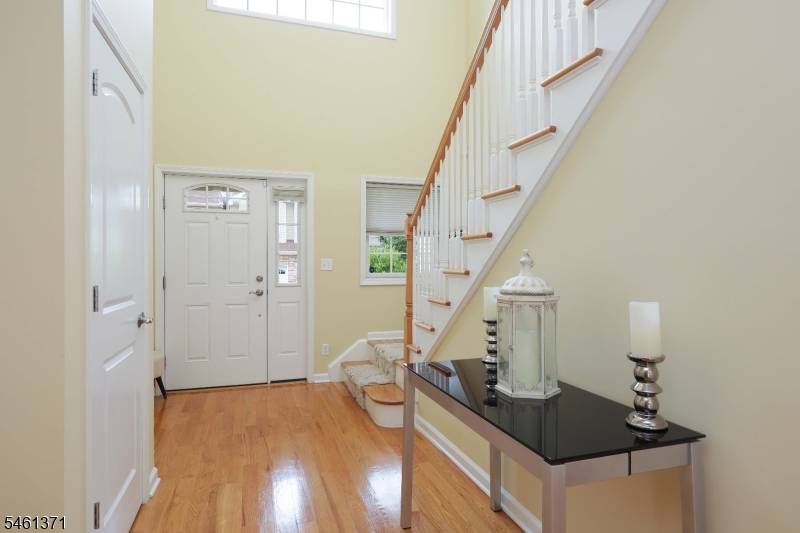 6 Harvey Ct, Clark Twp., NJ 07066