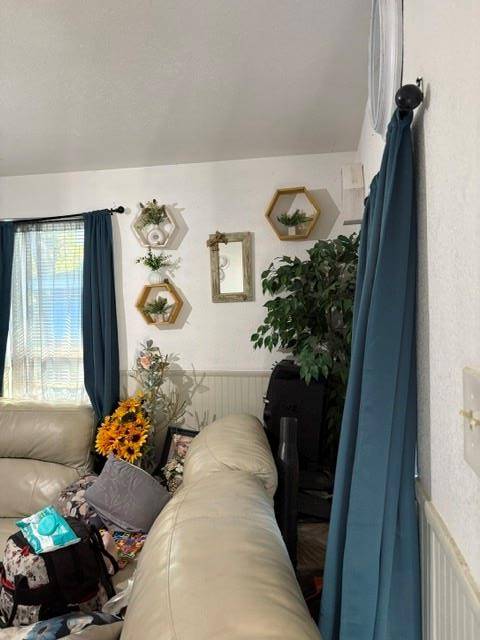 611-613 N 6th ST, Temple, TX 76501