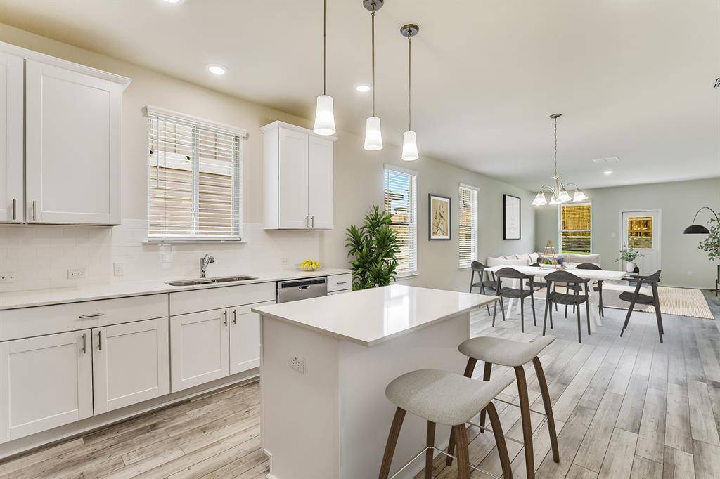 526 Purple Heart DR, Buda, TX 78610
