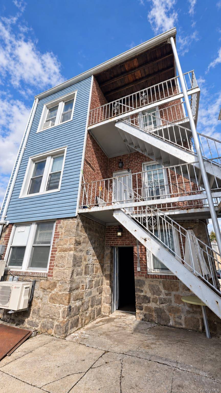 880 Midland AVE, Yonkers, NY 10704