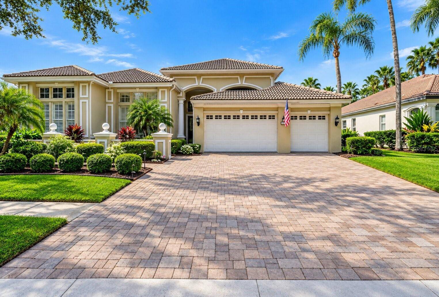9108 WOODRIDGE RUN DR, Tampa, FL 33647