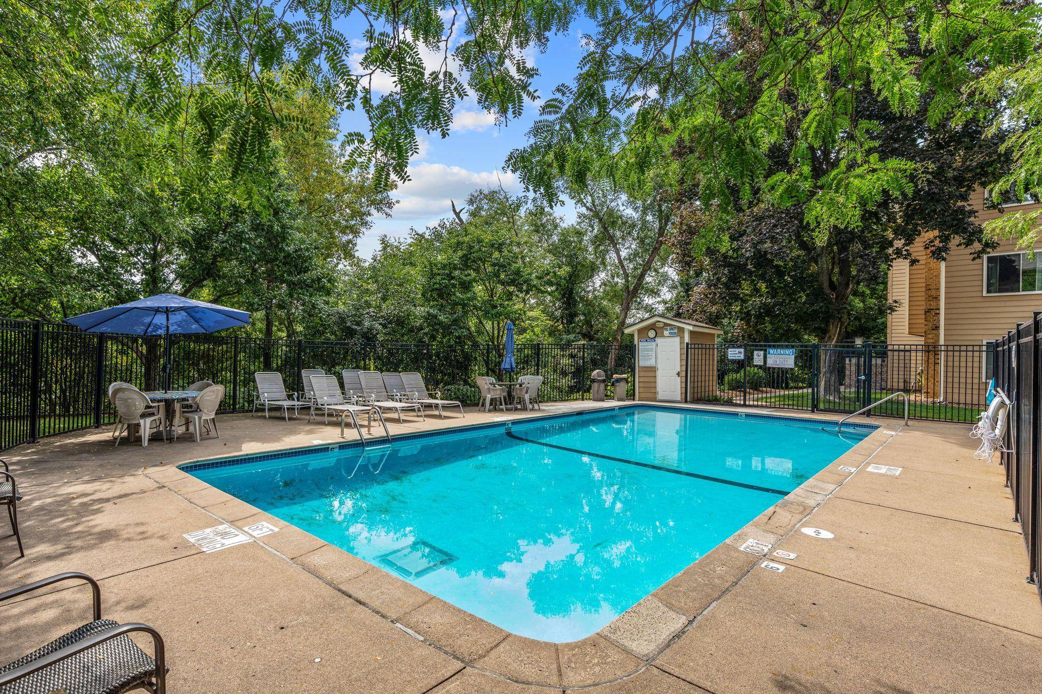 2100 Ridge DR #22, Saint Louis Park, MN 55416