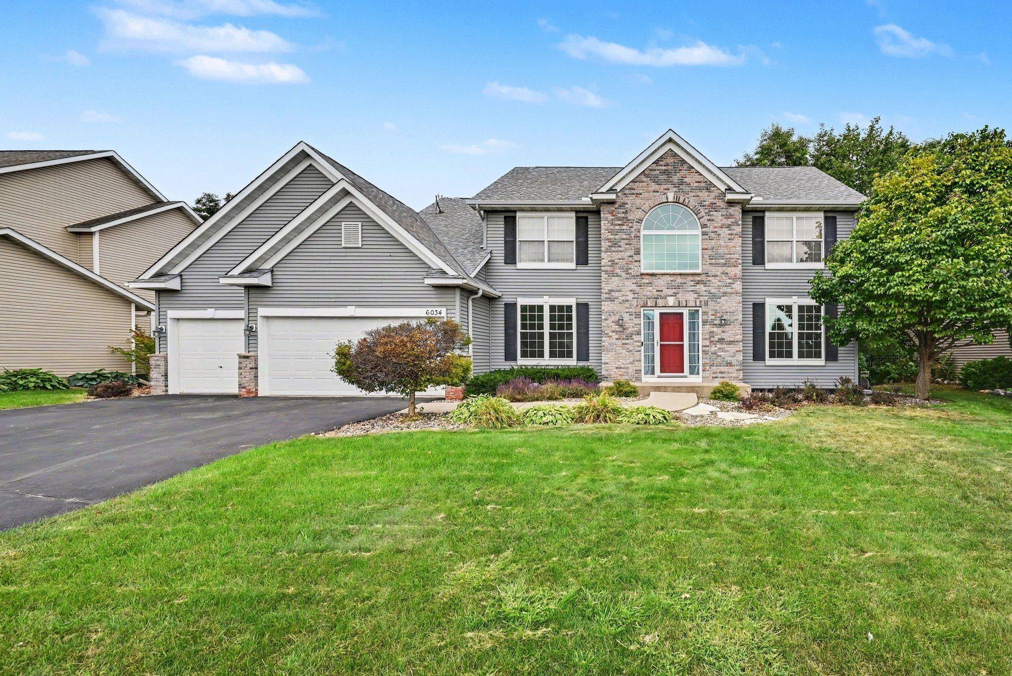 6034 Summit Curve S, Cottage Grove, MN 55016