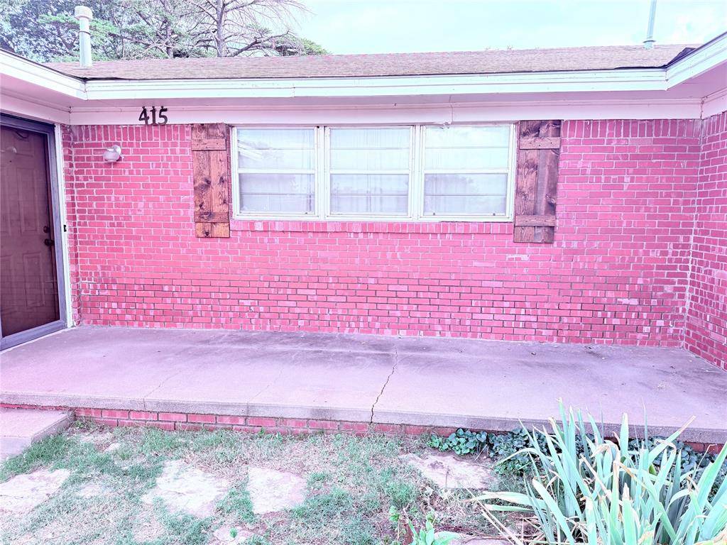 415 E Chestnut RD, Hollis, OK 73550