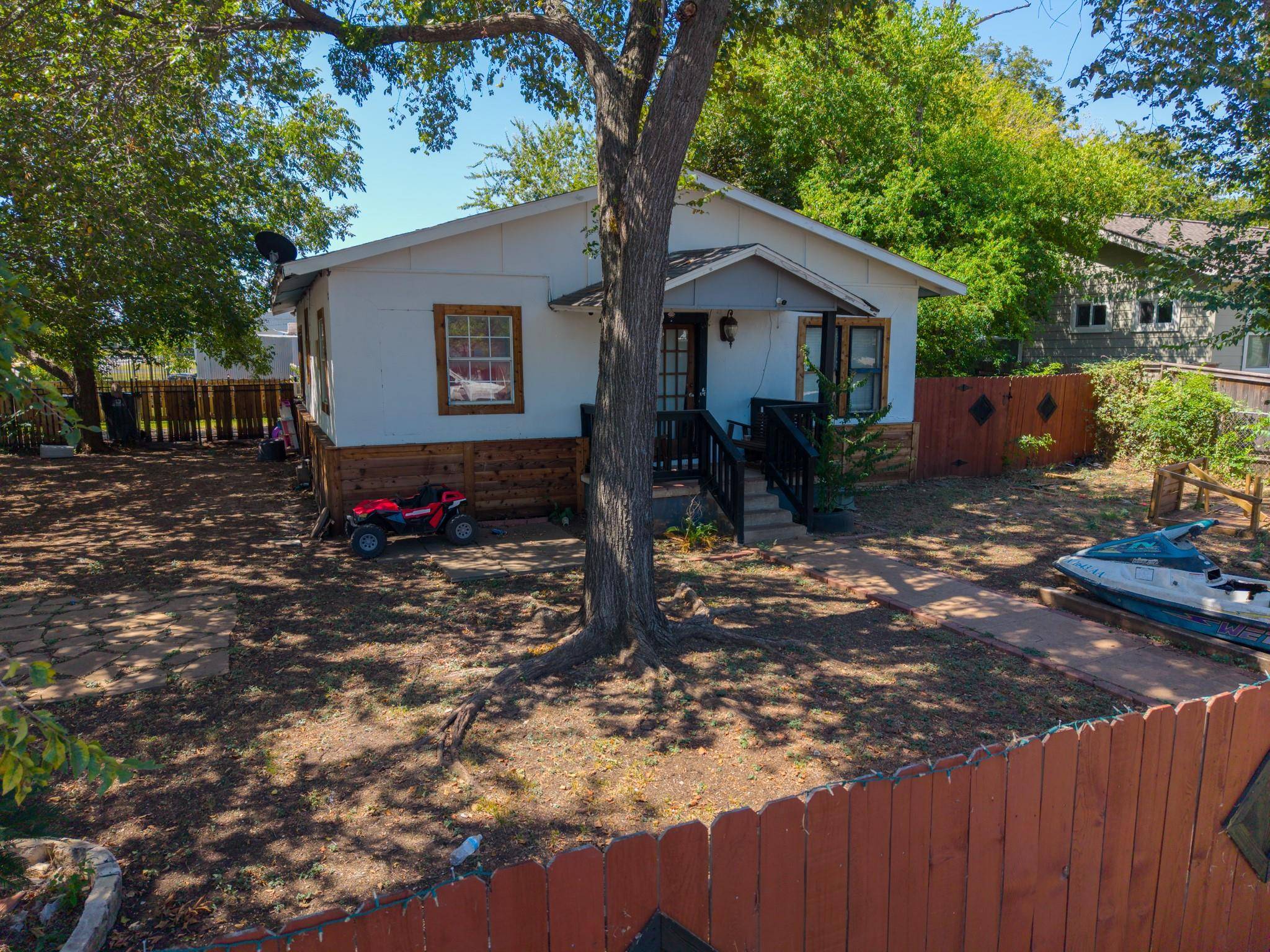 806 E 4th ST, Georgetown, TX 78626