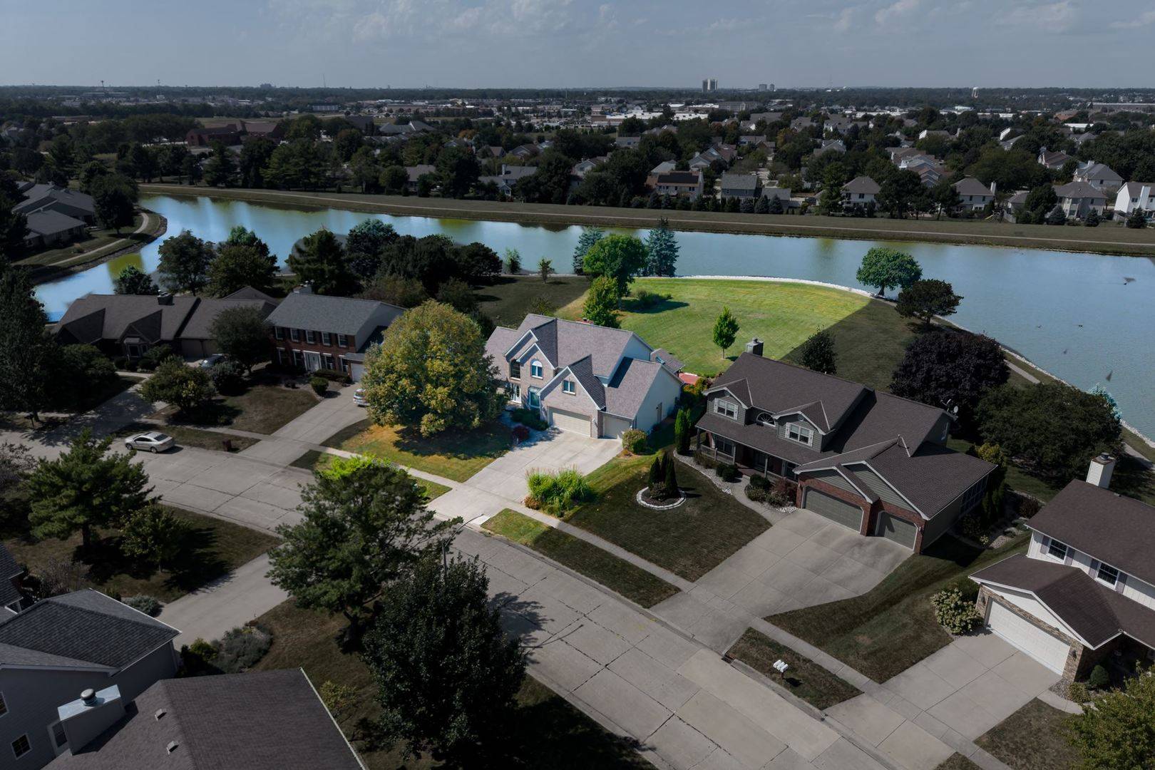 Address not disclosed, Bloomington, IL 61704