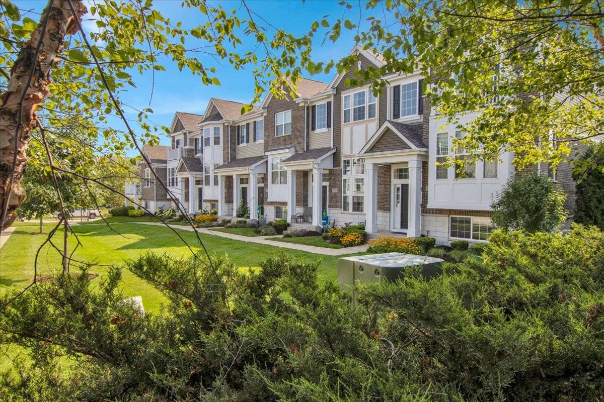 2937 Madison DR, Naperville, IL 60564