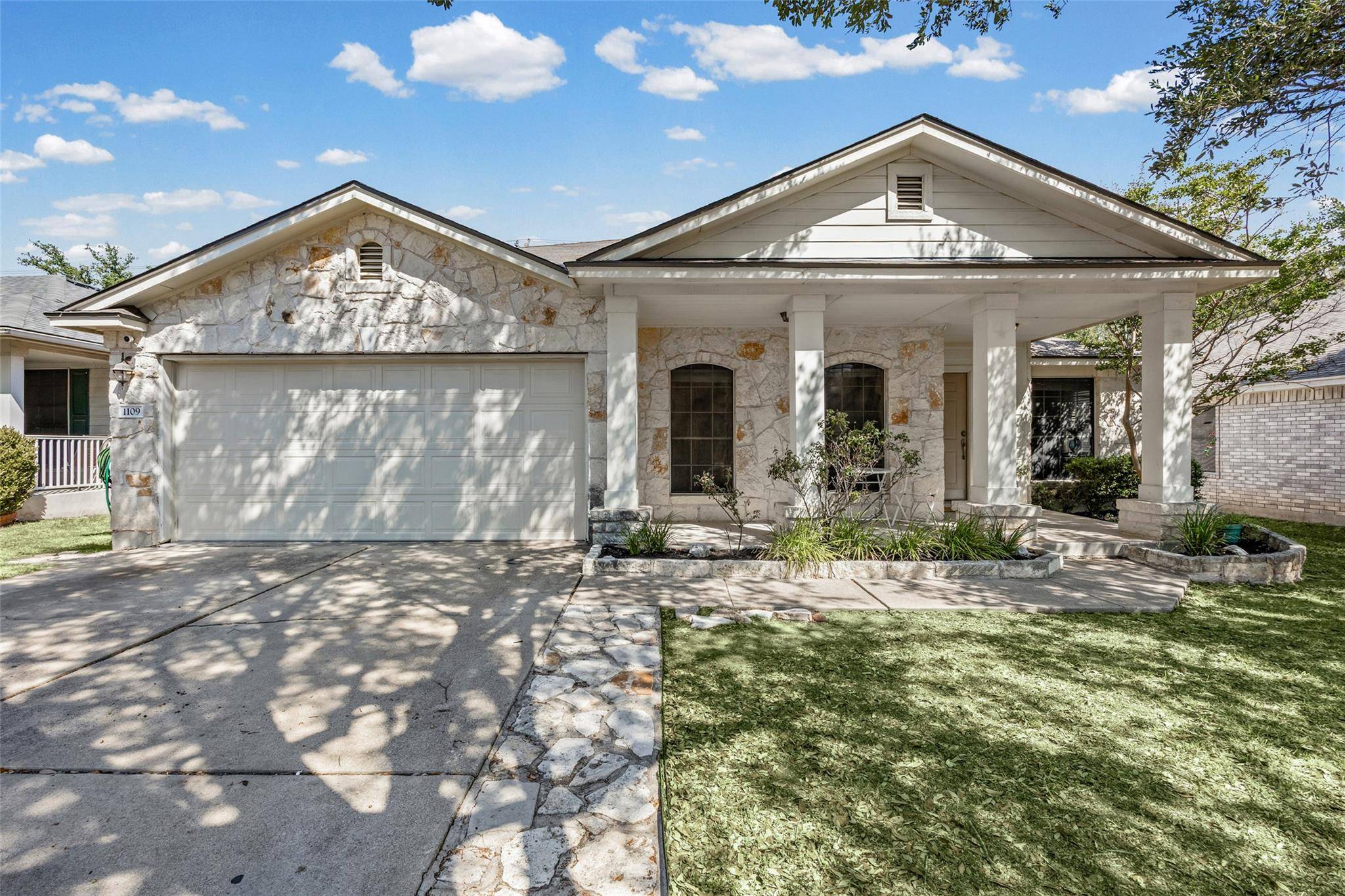 1109 Chardonnay XING, Leander, TX 78641