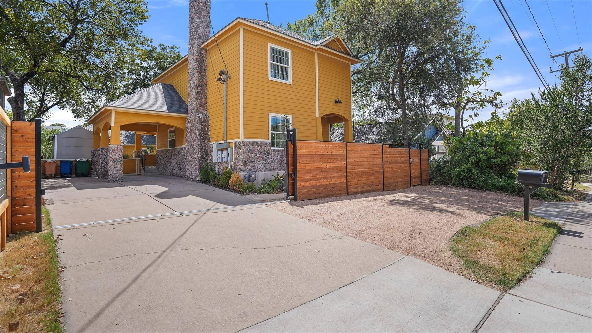 2931 E Martin Luther King Jr BLVD #A, Austin, TX 78702