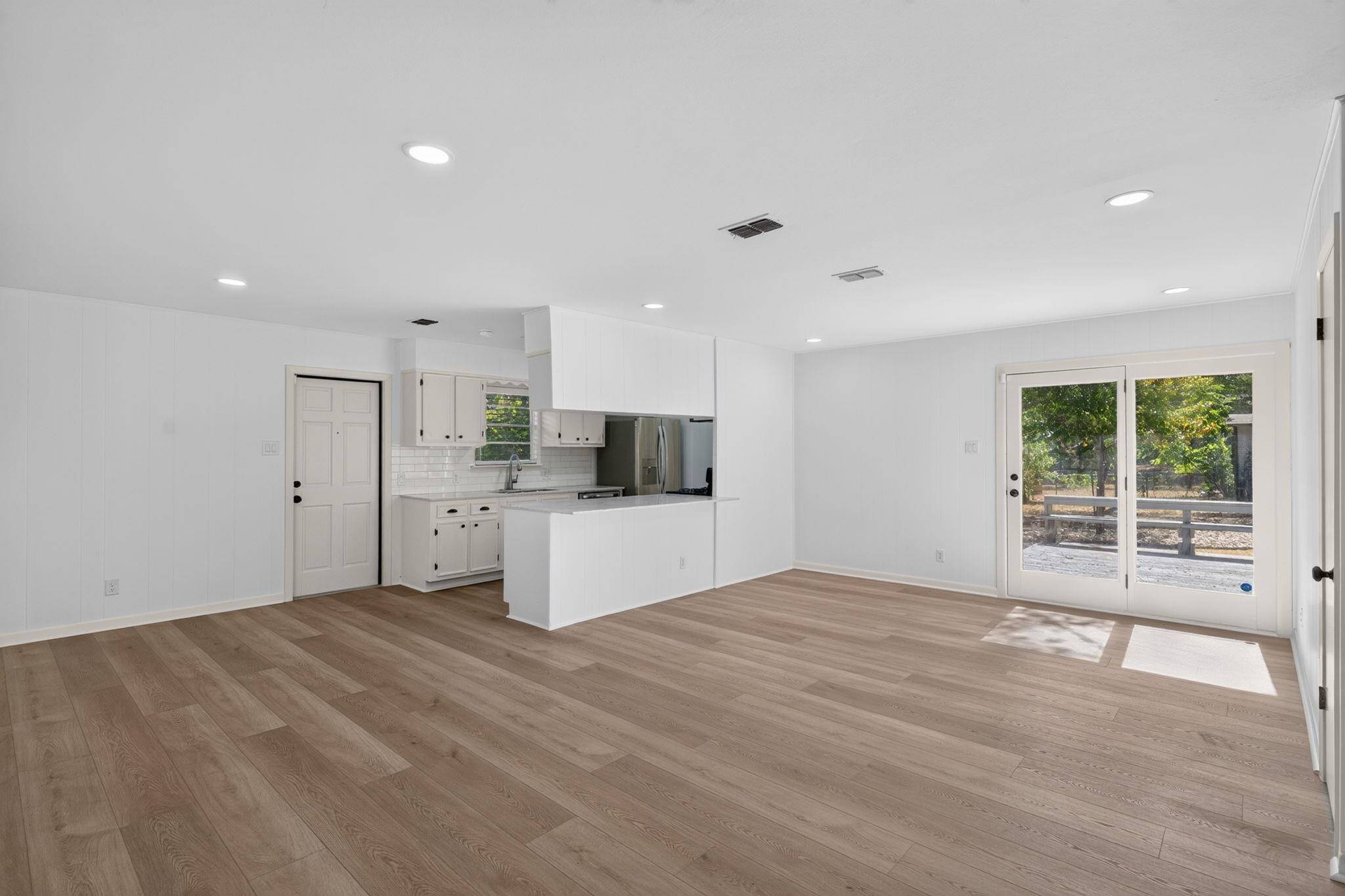 2703 Princeton DR, Austin, TX 78741