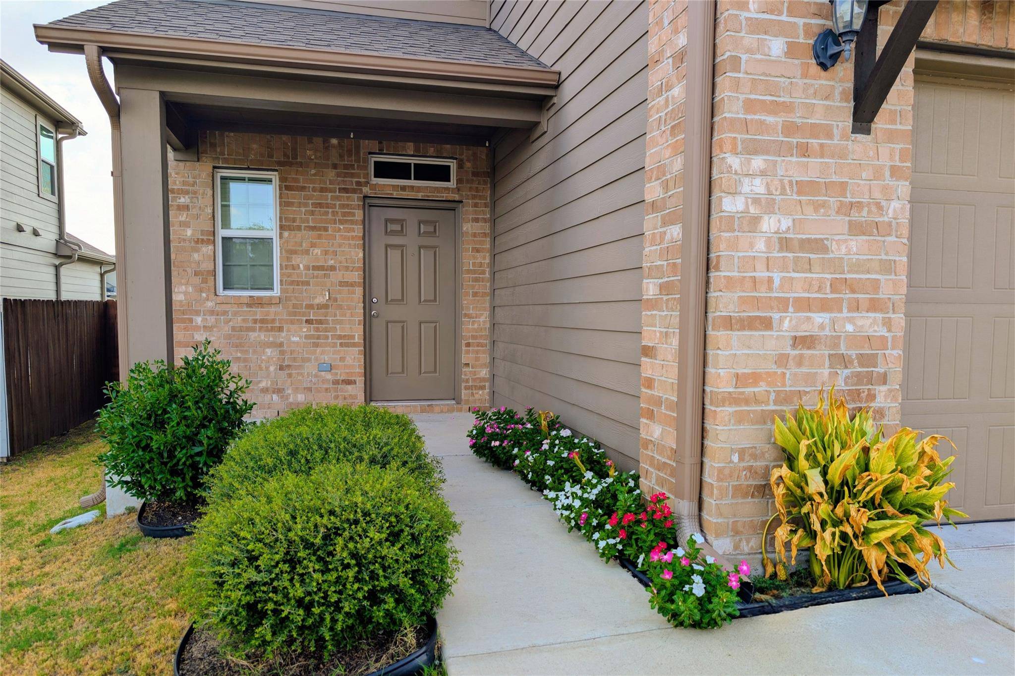 609 Falkland TRCE, Austin, TX 78660