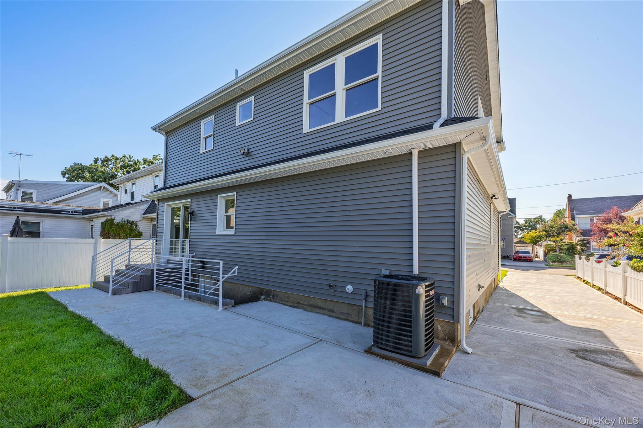 78 Taft AVE, Lynbrook, NY 11563