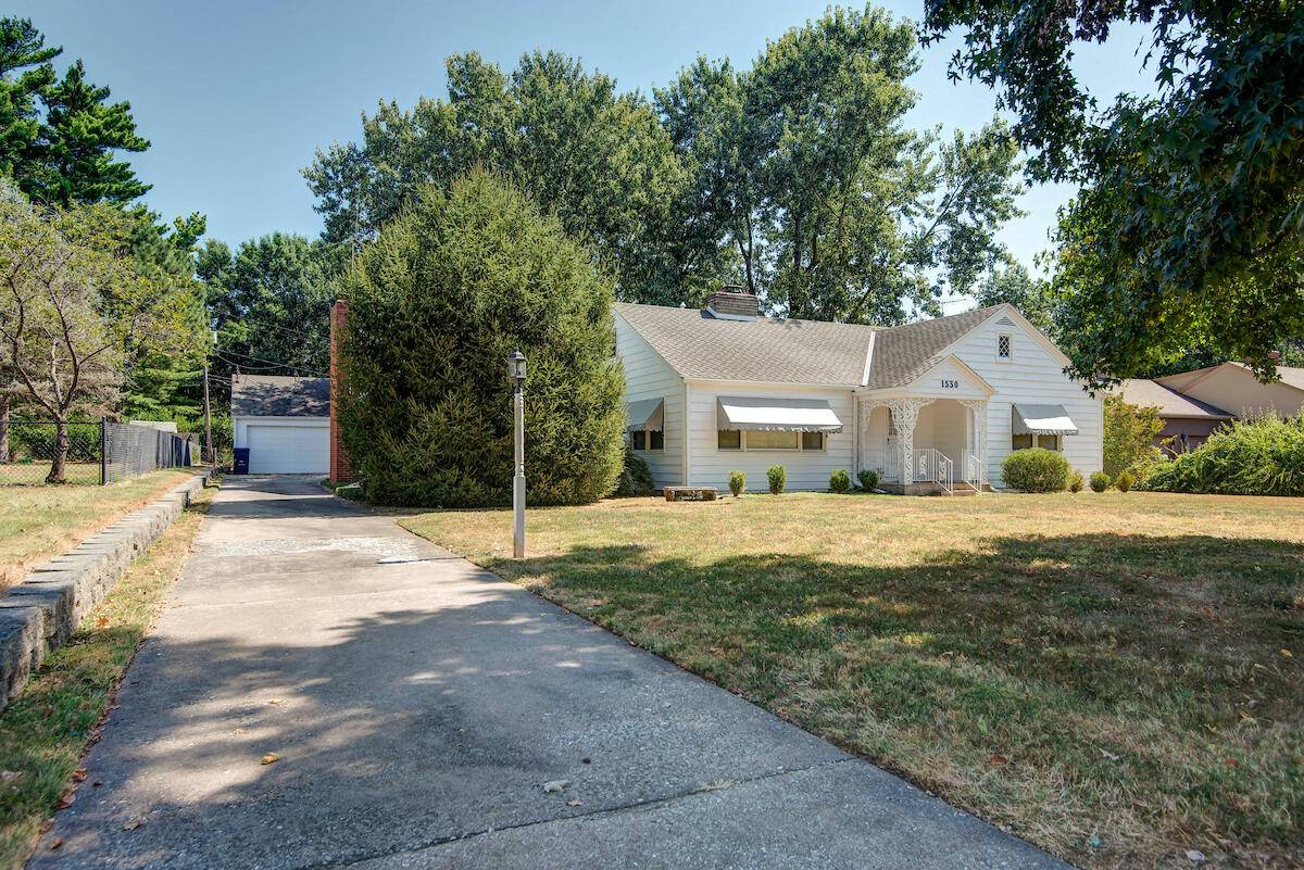 1530 S Delaware AVE, Springfield, MO 65804