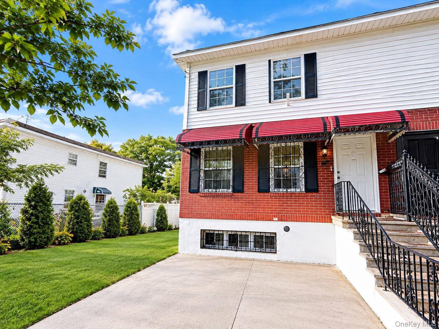 2105 Seward AVE, Bronx, NY 10473