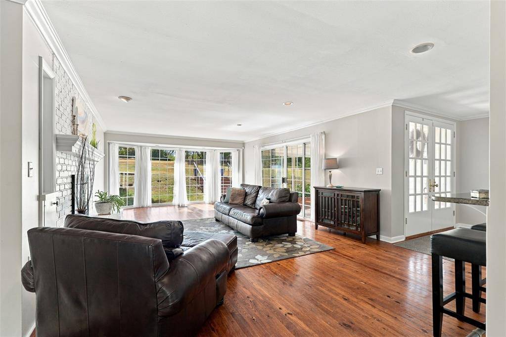24 Oakwood DR, Oklahoma City, OK 73121