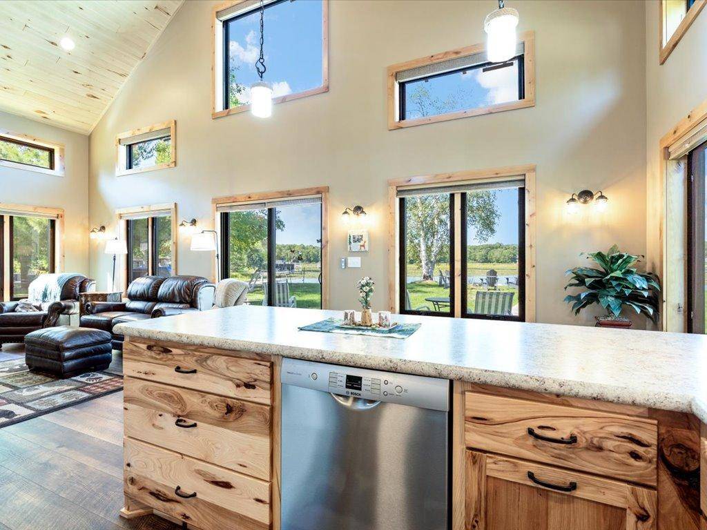 10531 E Cree Bay CIR, Pequot Lakes, MN 56472