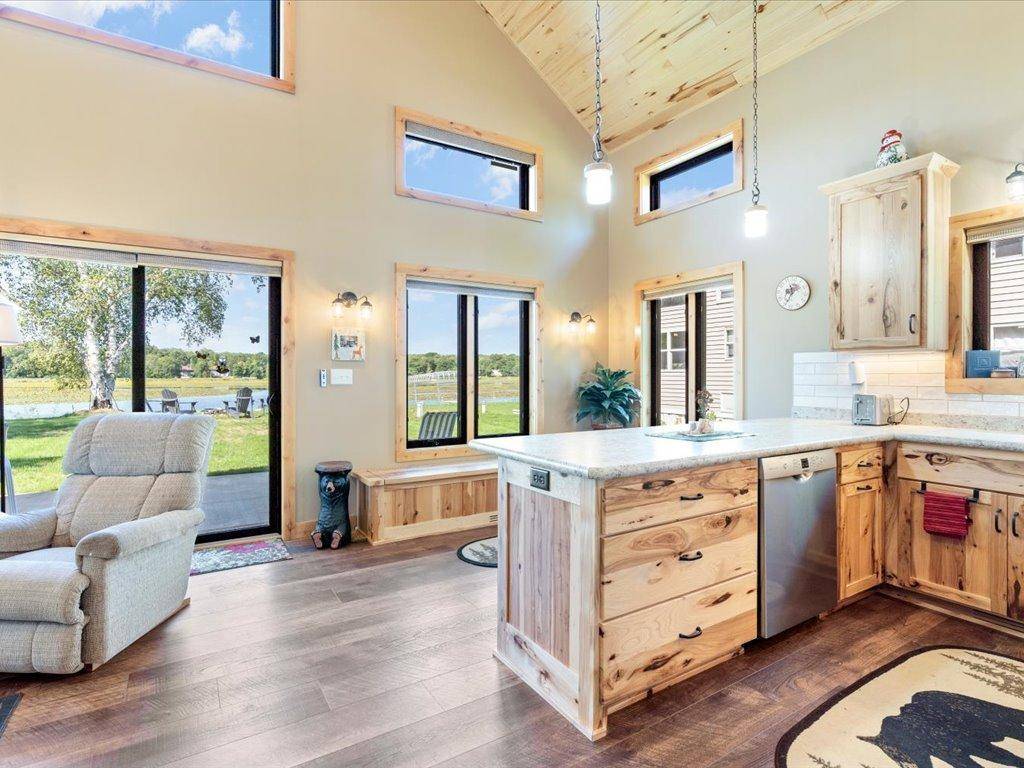 10531 E Cree Bay CIR, Pequot Lakes, MN 56472