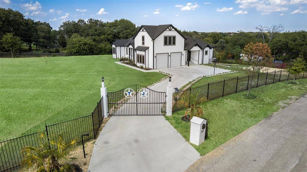 911 Oldgate Road, Lakeside, TX 76108