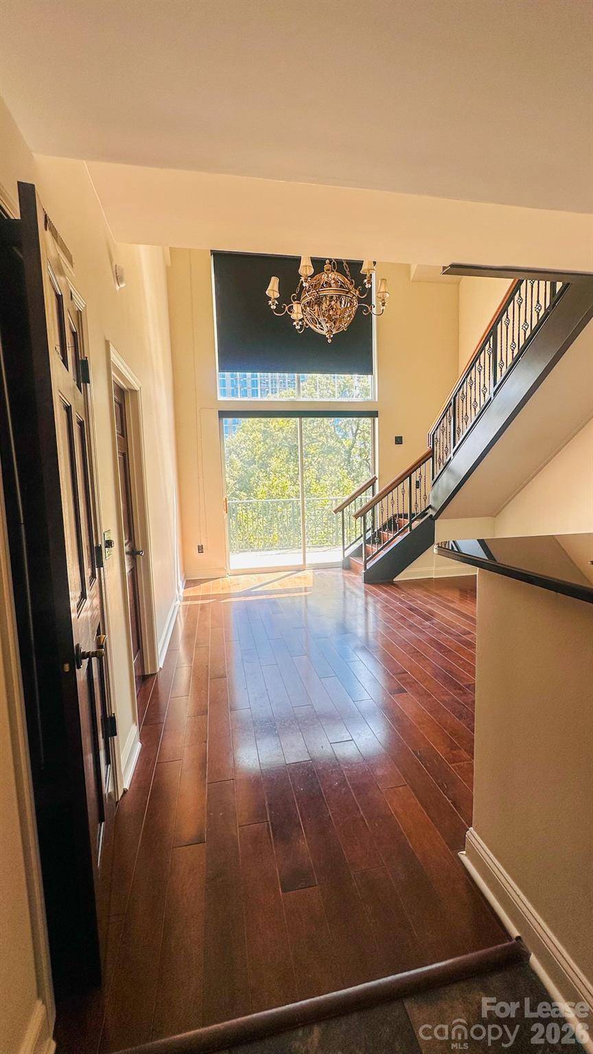 300 W 5th ST, Charlotte, NC 28202