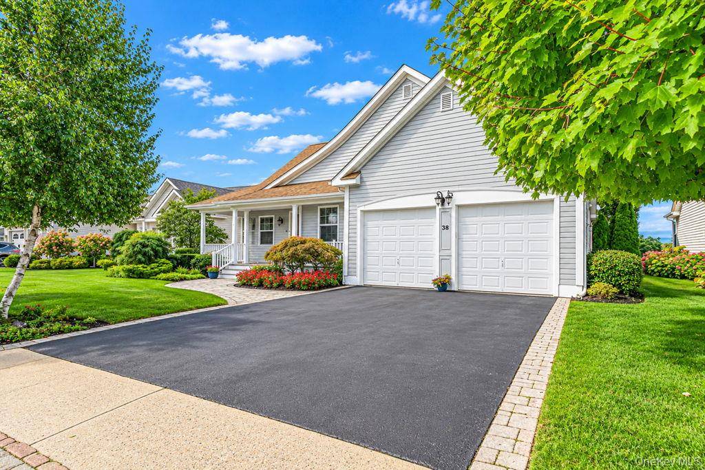 38 Tyler DR, Riverhead, NY 11901