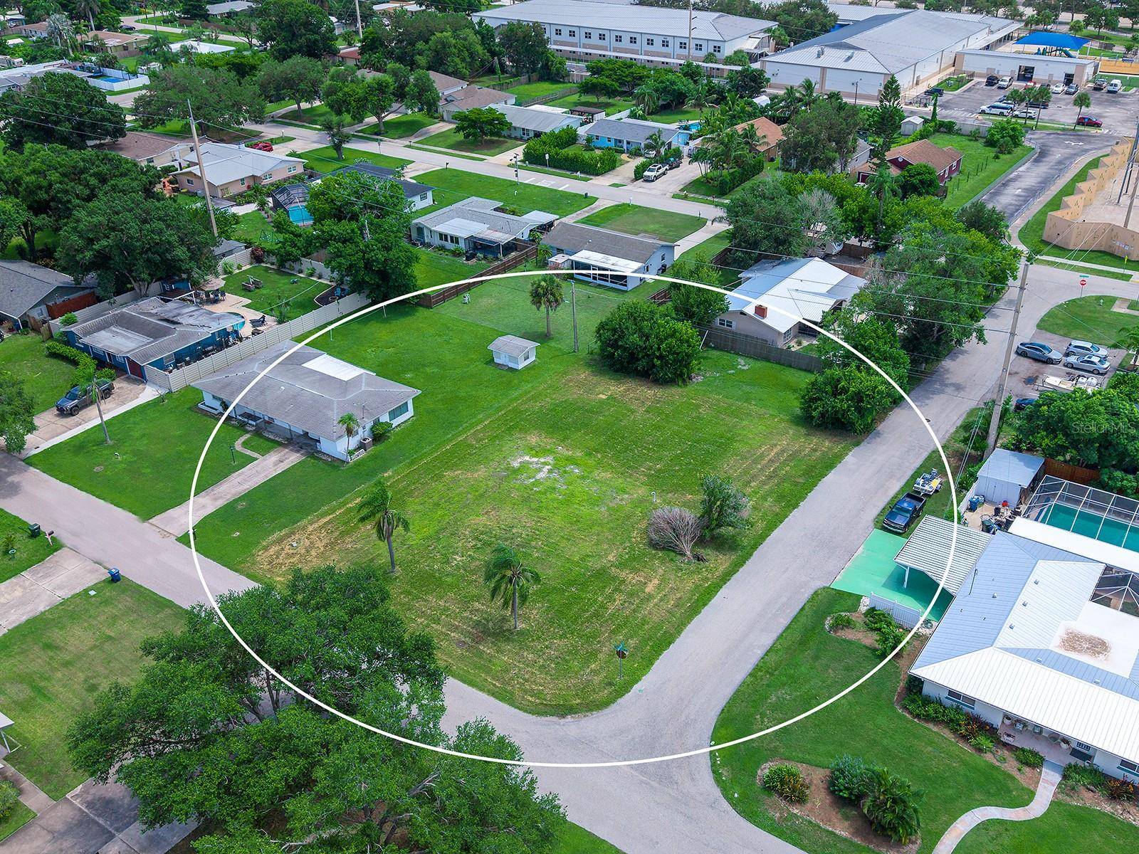 2110 SANDRALA DR, Sarasota, FL 34231