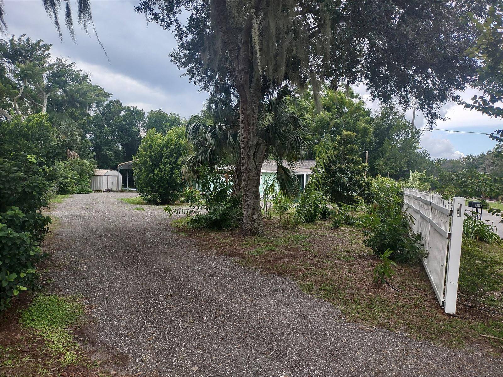 901 HIBISCUS CT, Tavares, FL 32778