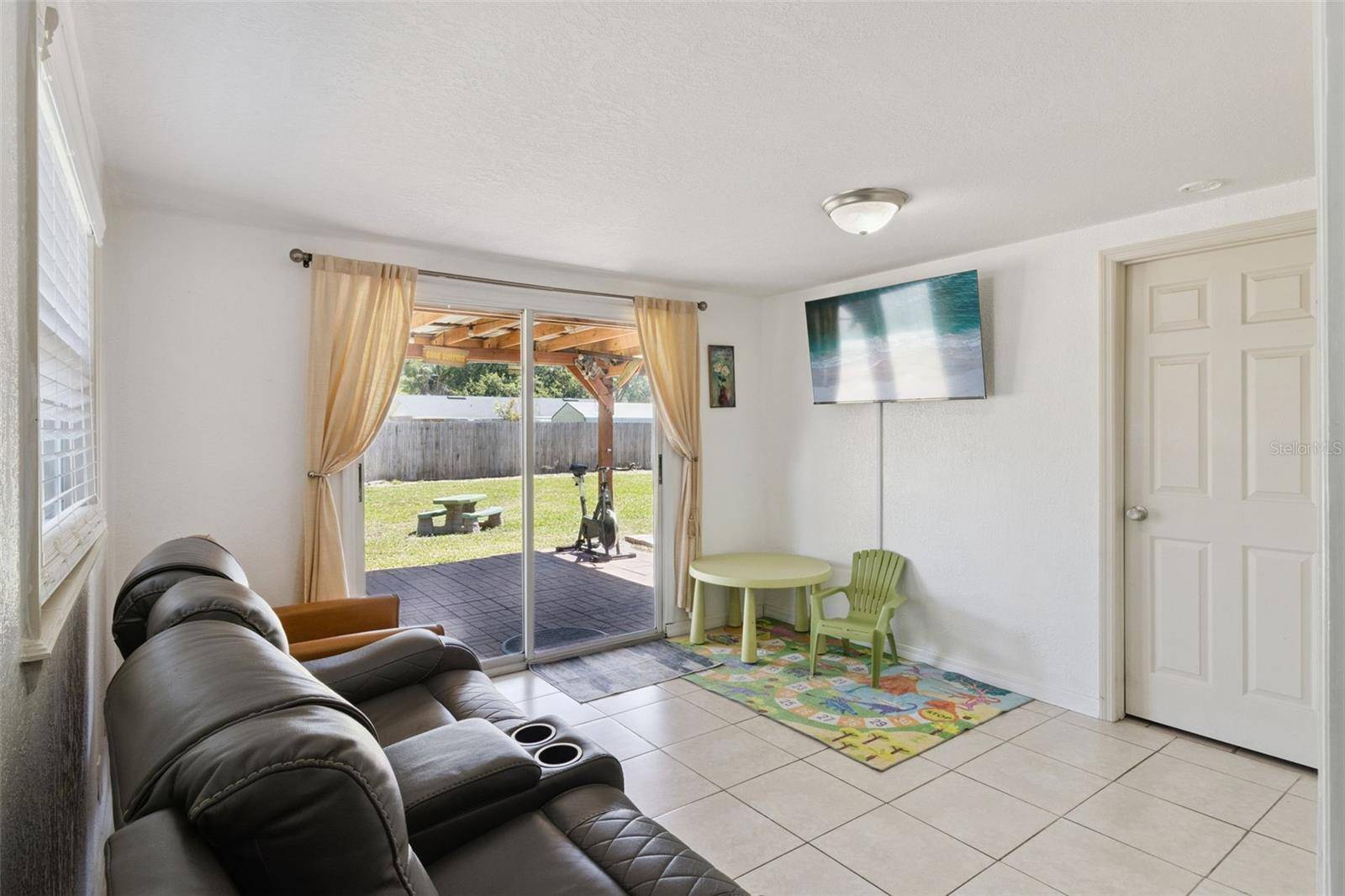 303 GRANADA RD, Auburndale, FL 33823