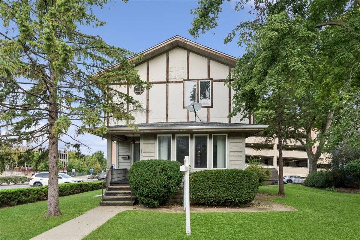 135 Aurora AVE, Naperville, IL 60540