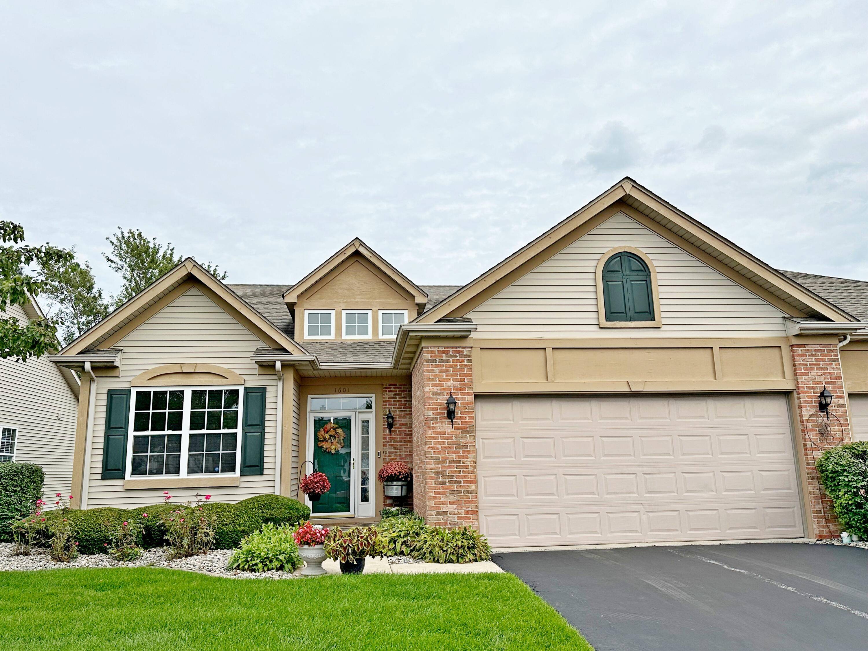 1601 Schaller Lane, Dyer, IN 46311